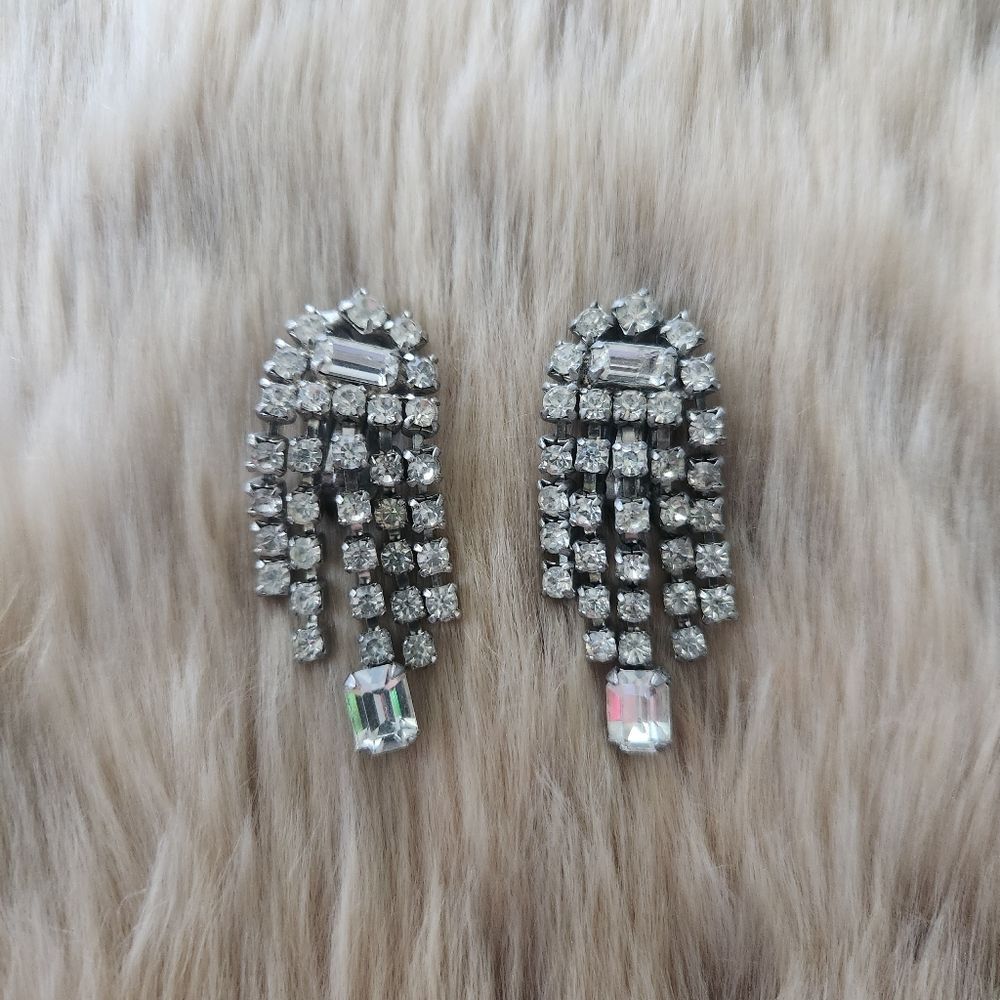 Vintage Rhinestone Dangle Glamorous‎ Clip-On Earrings Silver